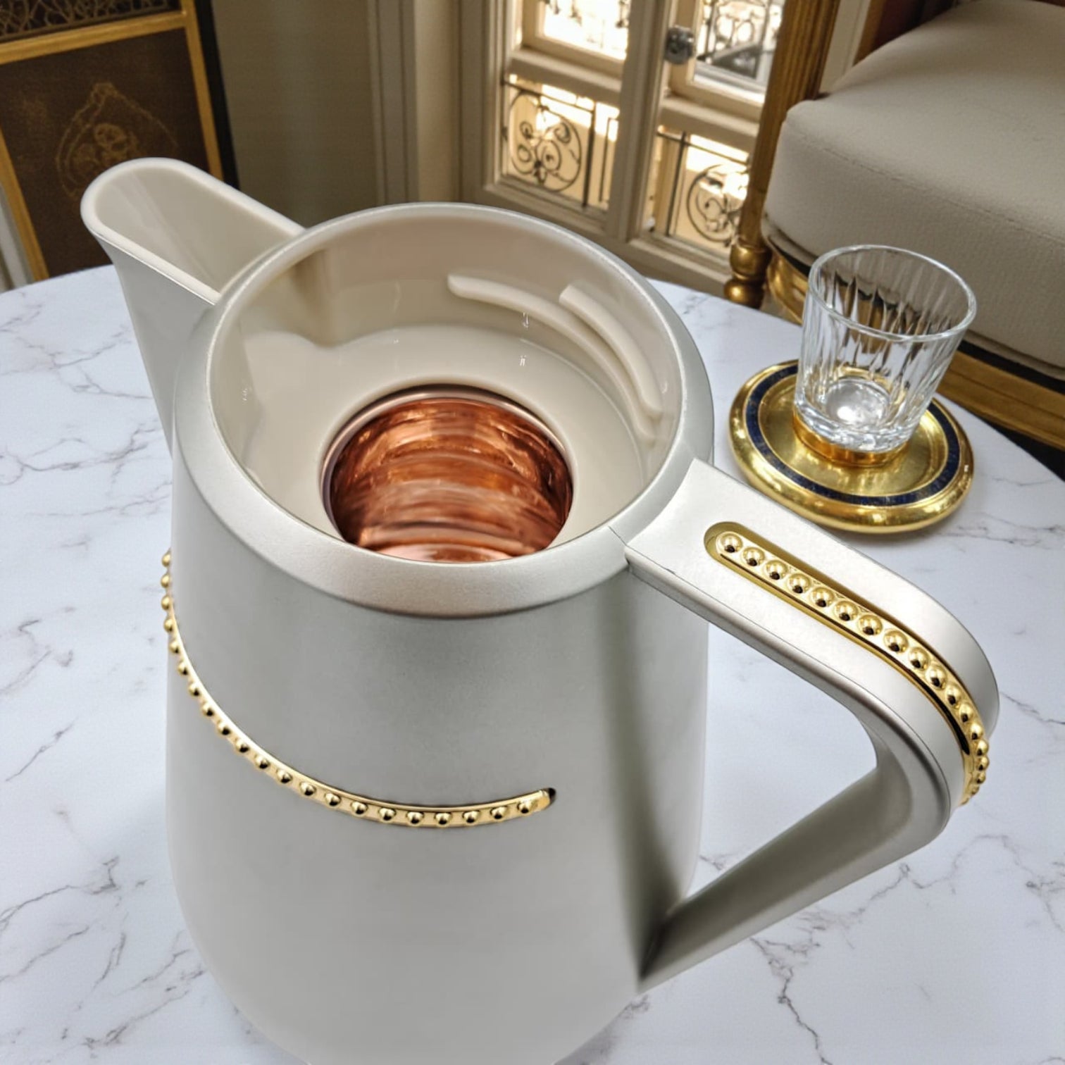 Parati Premium Double-Wall Insulated Tea & Coffee Flask – Rose Gold Vacuum Thermos Jug with Golden Handle Trim | Long-Lasting Heat Preservation | Leak-Proof Lid – 1L