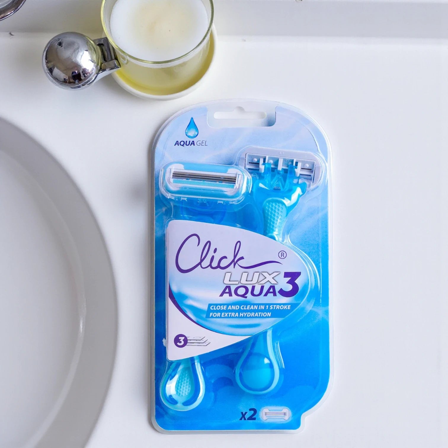 Click Lux Aqua 3 Men’s Razor with Aqua Gel – 3 Sharp Blades, Hydrating Lubrastrip, Smooth Shave System, Pack of 2 - Damoo