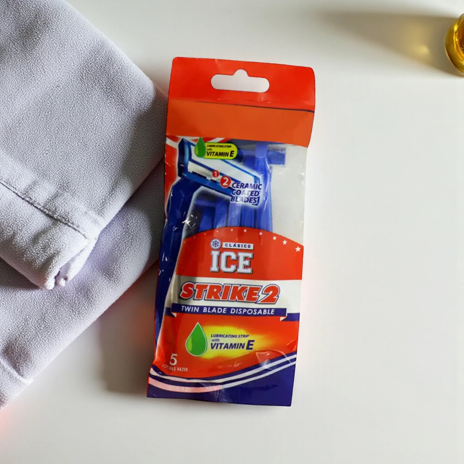Clasico Ice Strike Disposable Razors – Twin Ceramic-Coated Blades, Vitamin E Lubricating Strip & Long Handle – Pouch of 5 - Damoo