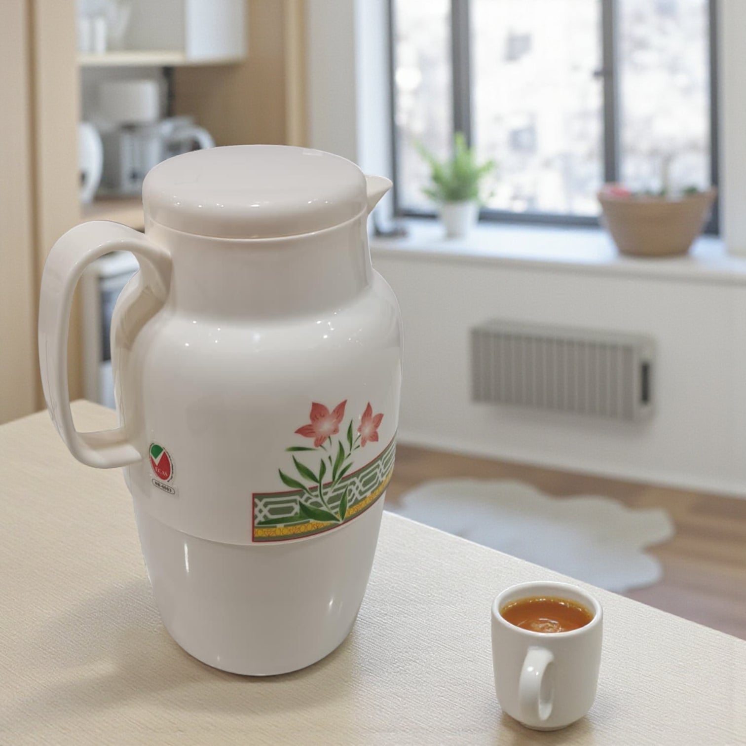 Insulated Vacuum Jug 2.2L – Floral-design | Premium Plastic Thermos Flask with Q100 Glass Insert | German-Made Double-Wall Design for Excellent Heat Retention - Damoo