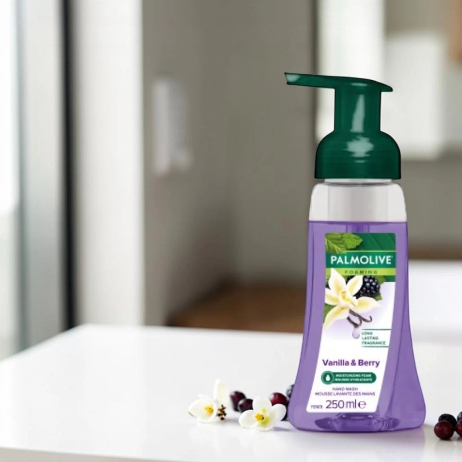 Palmolive Foaming Hand Wash Vanilla & Berry 250ml Moisturizing Foam Soap with Long Lasting Fragrance - Damoo