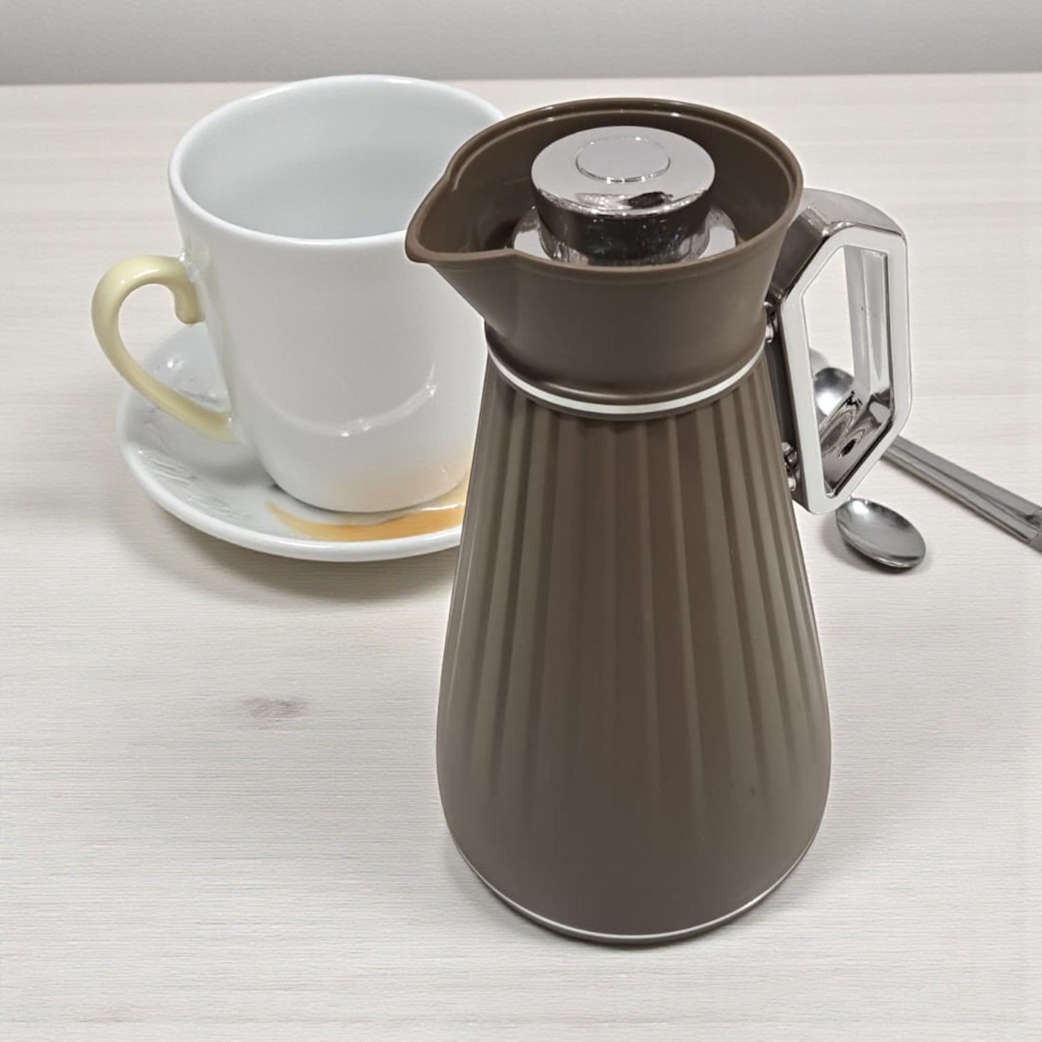 Germax Vacuum Flask Set – Soft Brown & Silver | Elegant Dual Flask Set for Coffee & Tea 1.0L | Premium Insulated Design for Long-Lasting Heat Retention - Damoo