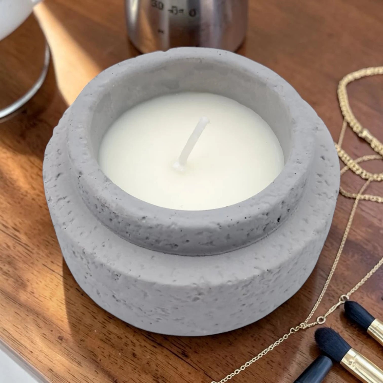 Luxury Scented Candle in Textured Stone-Style Ceramic Jar, Hand Poured Long Lasting Aromatherapy Candle for Home Décor & Relaxation (5H x 7.5L x 7.5W CM) - Damoo