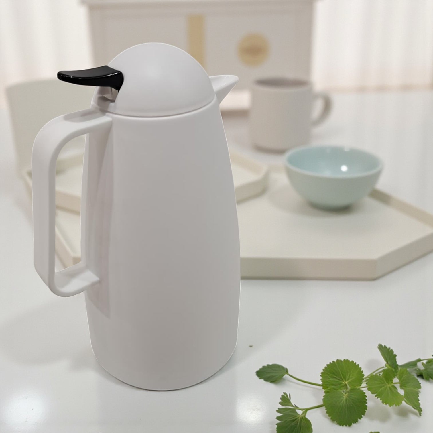 White Tea Thermos 1L – Elegant Arabic Calligraphy Design | Insulated Flask for Hot & Cold Beverages | Modern Minimalist Style - Damoo