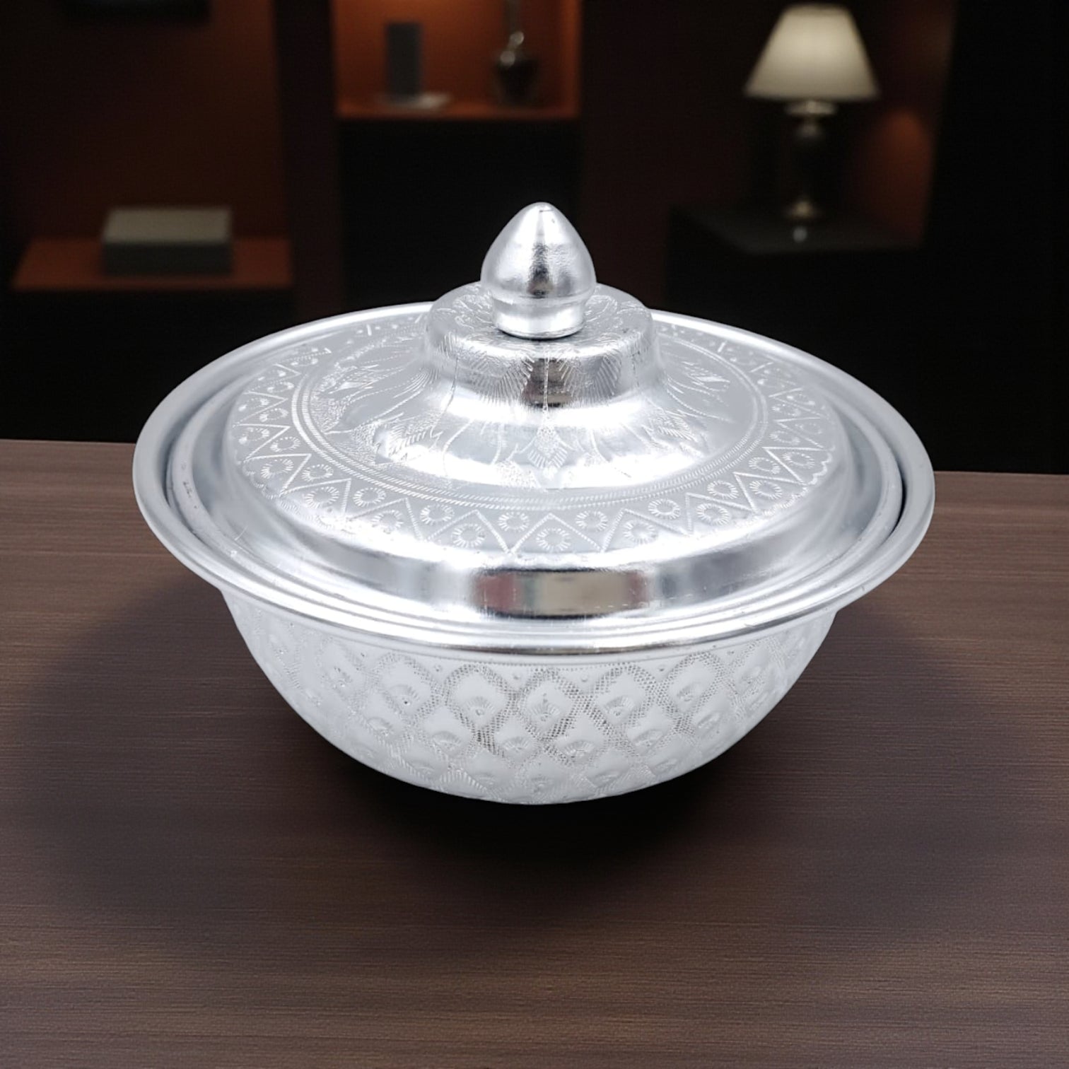 وعاء تقديم فاخر من الألومنيوم المنقوش مع غطاء - 15 سم، وعاء تقليدي لتخزين الأطعمة الساخنة وأدوات المائدة - مقاوم للحرارة بتصميم شرق أوسطي للأرز والكاري والحساء والتمر والحلويات - خفيف الوزن ومتين