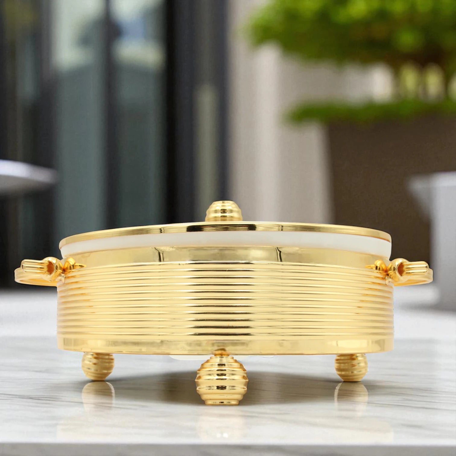 Damoo Premium Gold Ceramic Chafing Dish with Glass Lid – Elegant Buffet Server for Hot Meals, Rice, & Side Dishes – Heat-Resistant White Insert & Luxury Golden Frame – Ideal for Entertaining, Ramadan, and Special Occasions - Damoo