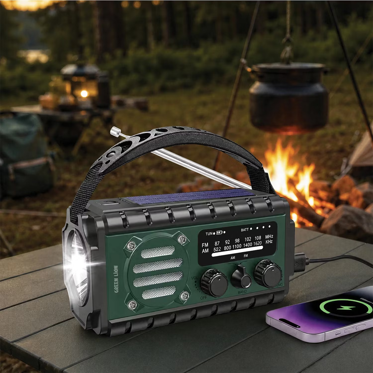 GREEN LION G-RADIO راديو طوارئ 20000mAh وبنك طاقة ومصباح | لوح شمسي، شحن يدوي، مقاومة ماء IPX6، إنذار SOS ومصباح قراءة