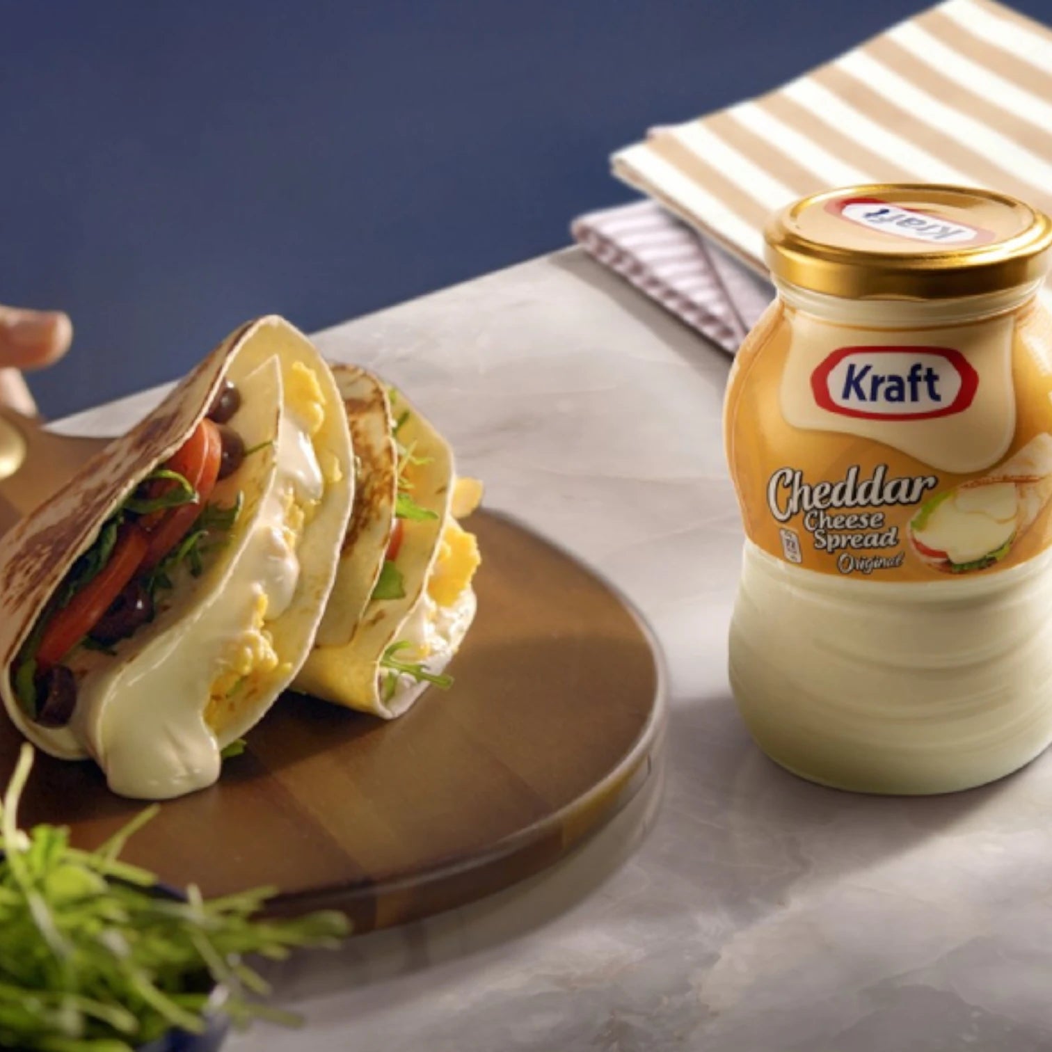 Kraft Cheddar Cheese Spread Jar – 480g | Smooth, Creamy Texture with Real Cow’s Milk Cheddar | Source of Calcium | Ideal for Sandwiches, Snacks & Dips - Damoo