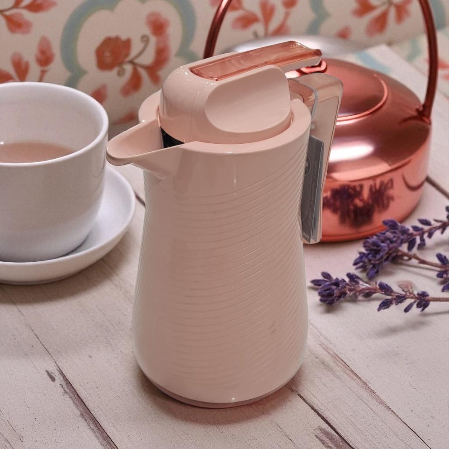 Modern Insulated Thermos Jug – Premium Double Wall Vacuum Flask with Elegant Curved Handle, Heat & Cold Retention Design, Leakproof Lid, and Textured Finish for Home, Office & Serving - Damoo