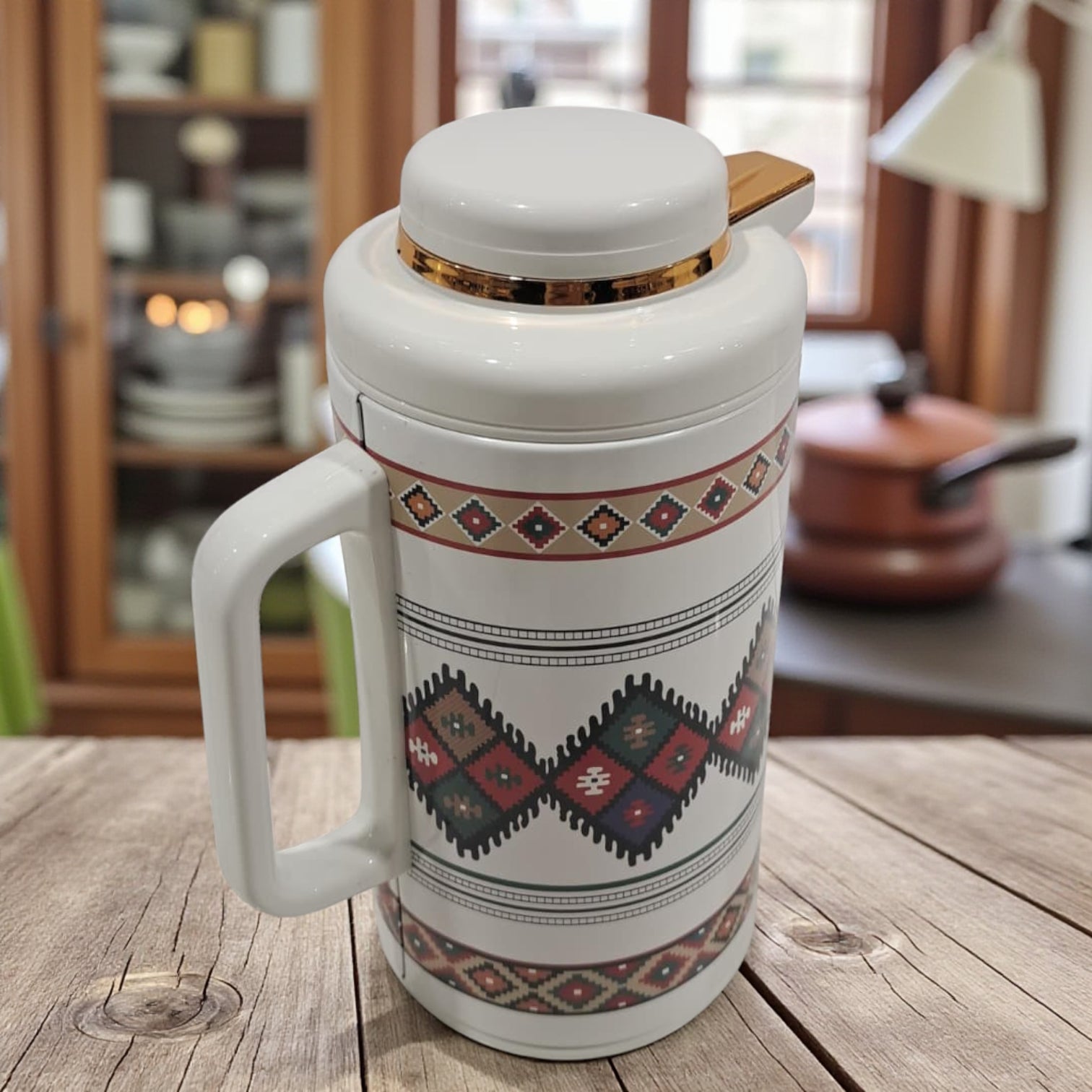 GERMAX 1 Liter Rosaline Vacuum Flask – Arabic Pattern Thermal Jug with Golden Lid | Double-Wall Insulated Coffee & Tea Pot, Elegant Hot & Cold Beverage Dispenser - Damoo