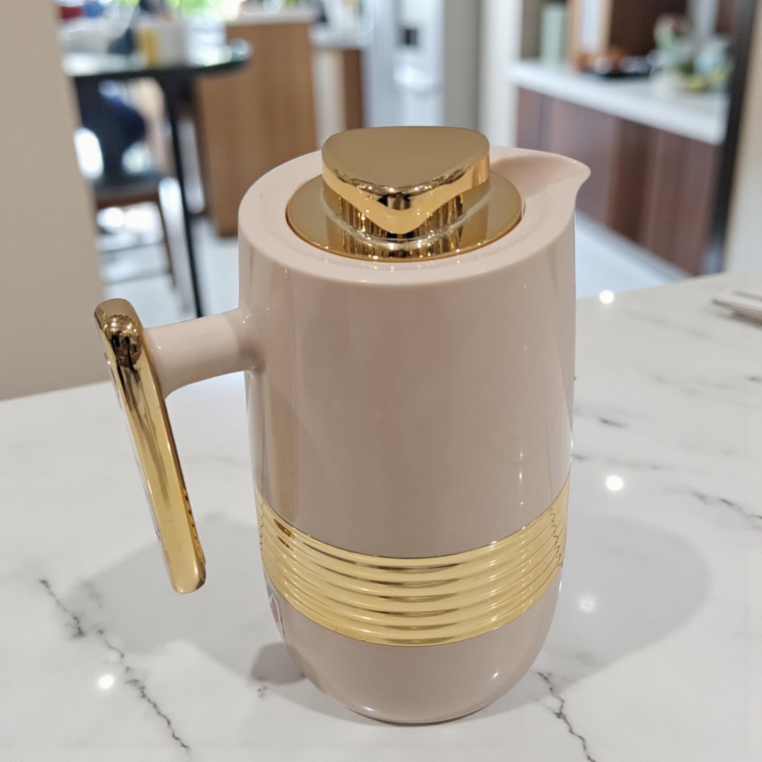Lavin Glory 0.6 Liter Premium Beige & Gold Vacuum Flask – Elegant Thermal Coffee & Tea Pot | Double-Wall Insulated Jug for Hot & Cold Beverages - Damoo
