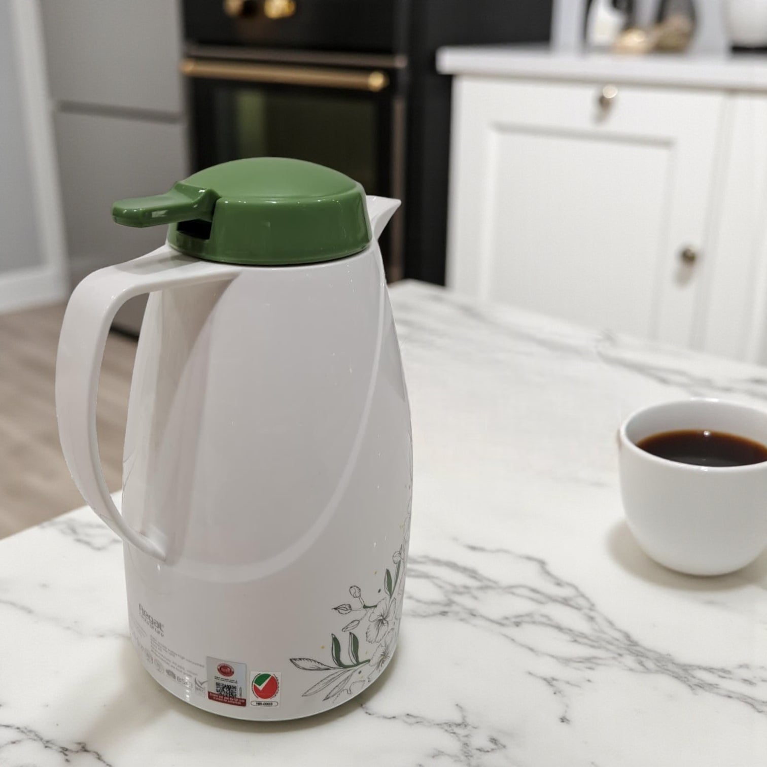 Regal Vacuum Flask 1.5L – White & Green Insulated Jug with Floral Design, Double-Wall Glass Liner, Leak-Resistant Lid & Ergonomic Handle for Hot and Cold Beverages