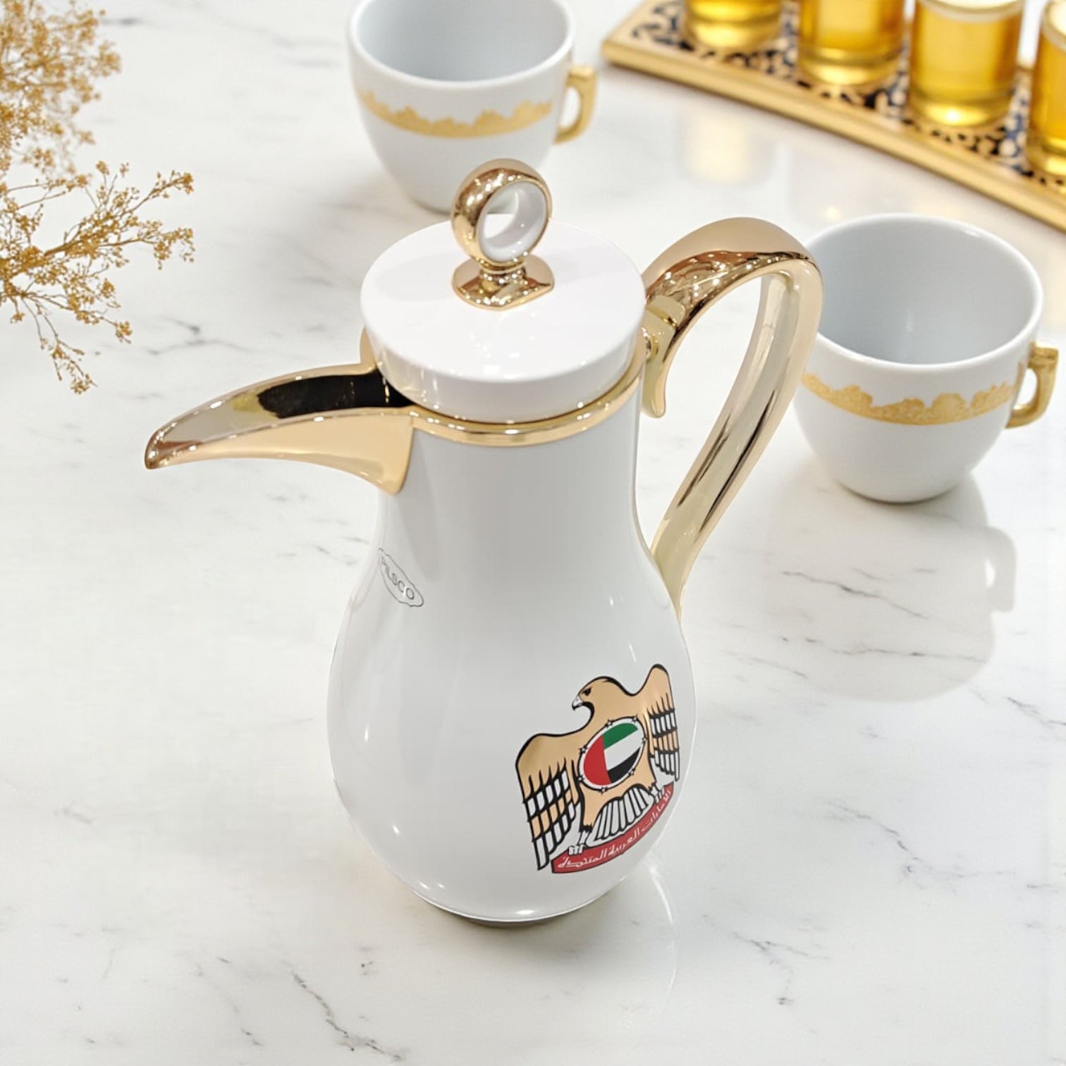 Pilsco UAE Emblem Vacuum Jug Set – Pack of 2 (1.0L + 0.7L) | Elegant Gold Handle Arabic Dallah Style Thermal Flask | Double Wall Insulated Coffee & Tea Jugs - Damoo