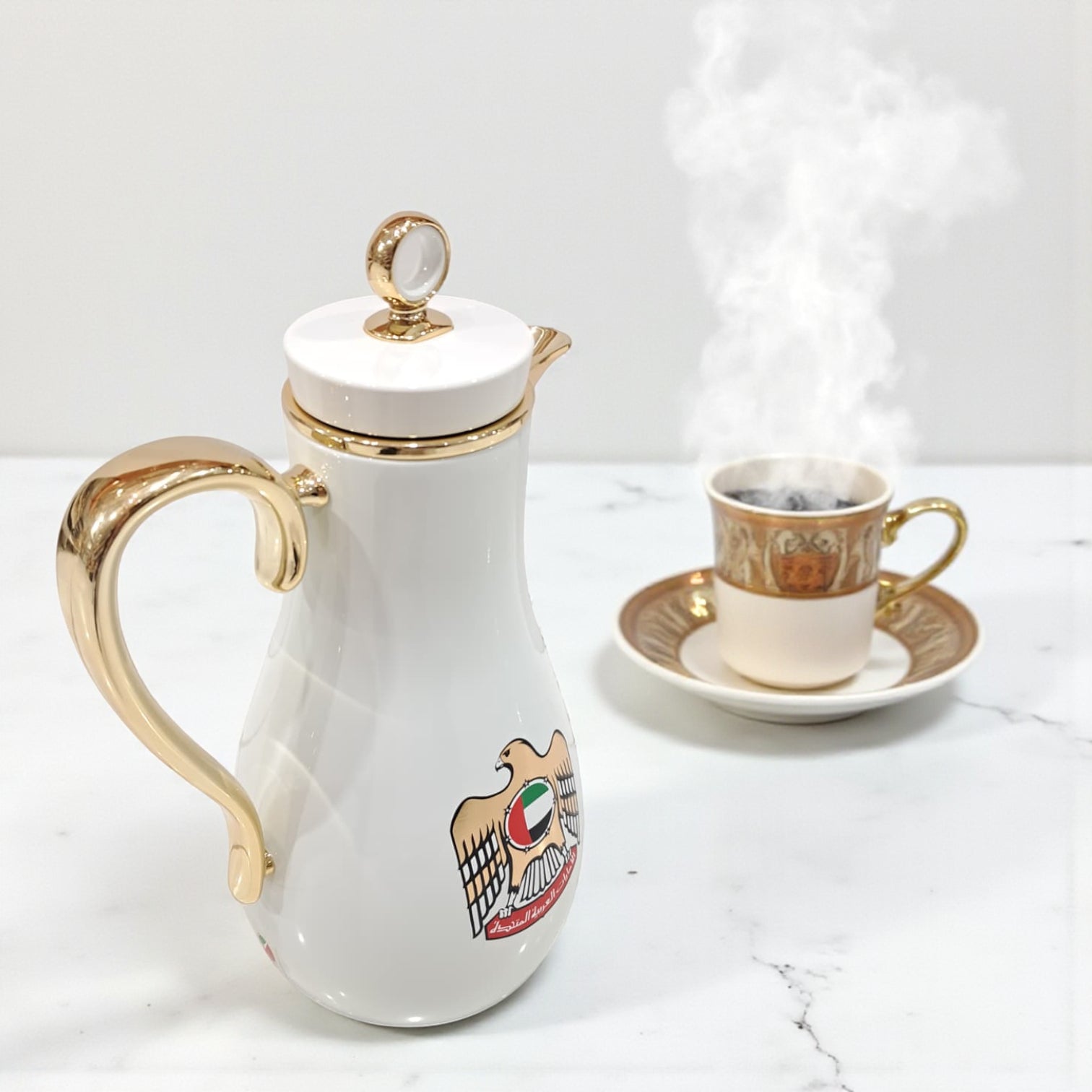 Pilsco UAE Emblem Vacuum Jug Set – Pack of 2 (1.0L + 0.7L) | Elegant Gold Handle Arabic Dallah Style Thermal Flask | Double Wall Insulated Coffee & Tea Jugs - Damoo