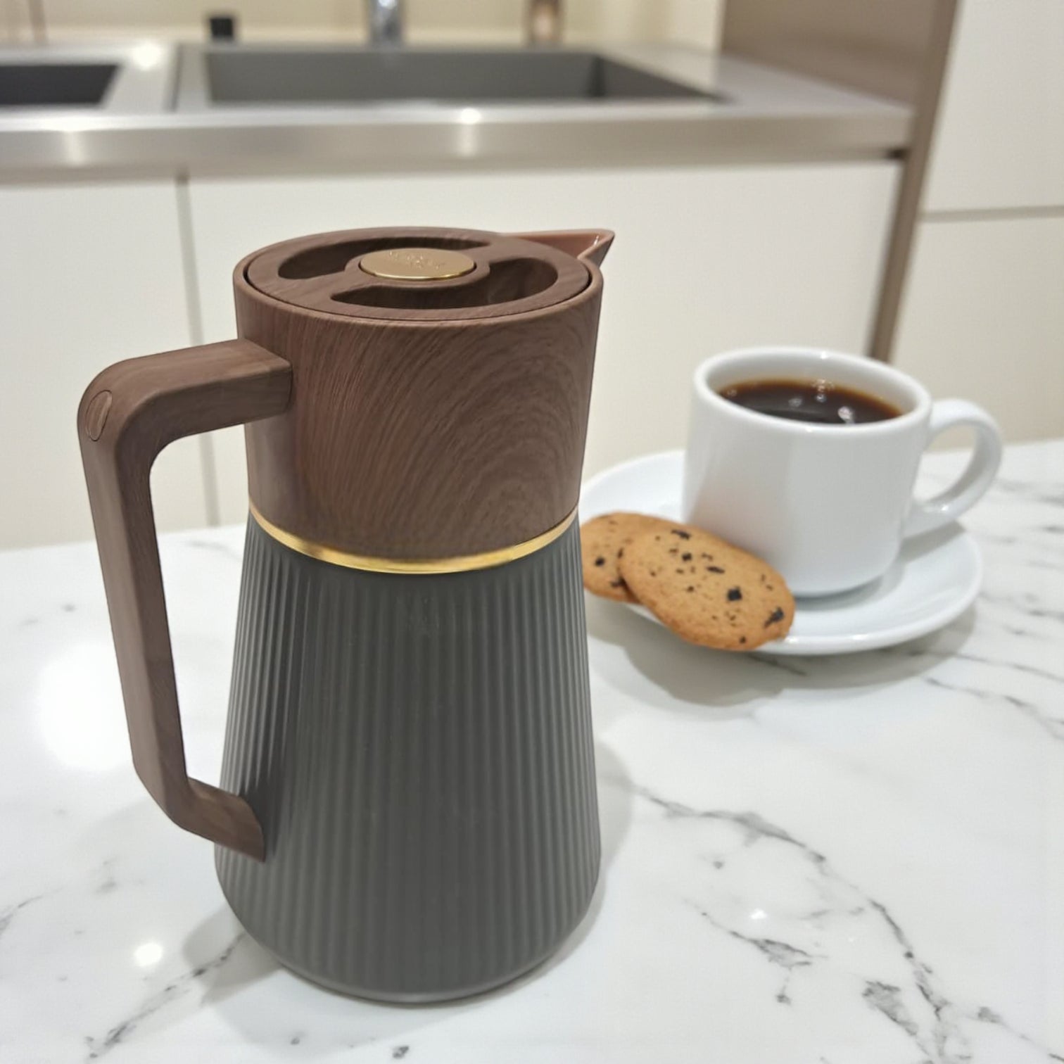 Regal 0.5L Thermal Coffee Carafe – Stylish Double-Wall Vacuum Flask, Elegant Wood-Finish Lid & Handle, Modern Design, Durable Hot & Cold Beverage Server