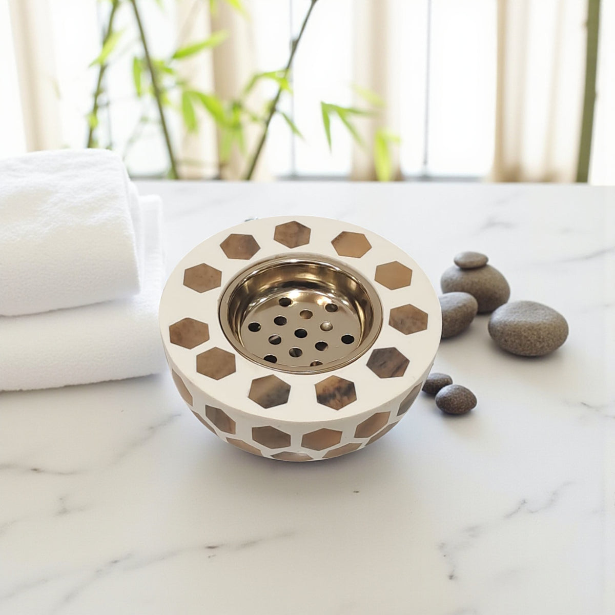 Luxury Hexagonal Mosaic Bukhoor & Mabkhara Set with Lid and Tray – Elegant Polyresin Home Fragrance Holder for Incense and Bakhoor Display - Damoo