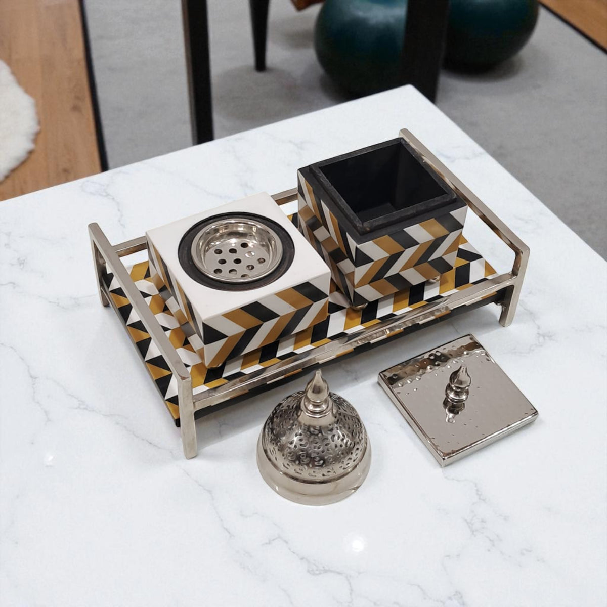 Luxury Geometric Bukhoor & Mabkhara Set with Metal Lid and Tray – Modern Black, White & Gold Resin Incense Burner for Home, Majlis & Gifting - Damoo