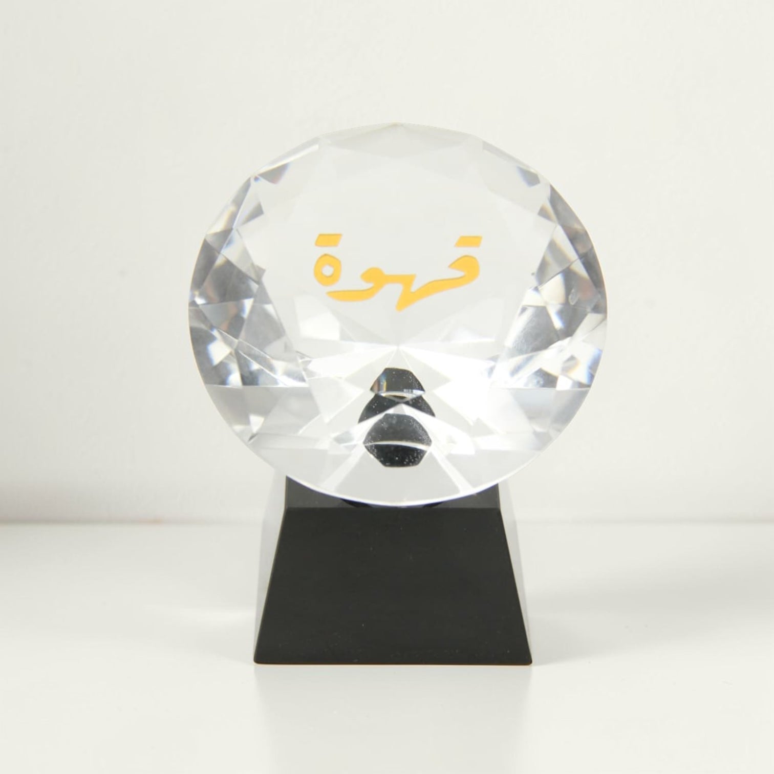 Crystal Arabic Calligraphy Ornament “قهوة” – Luxury Coffee Word Crystal Décor with Black Base, Elegant Home and Majlis Display Piece - Damoo