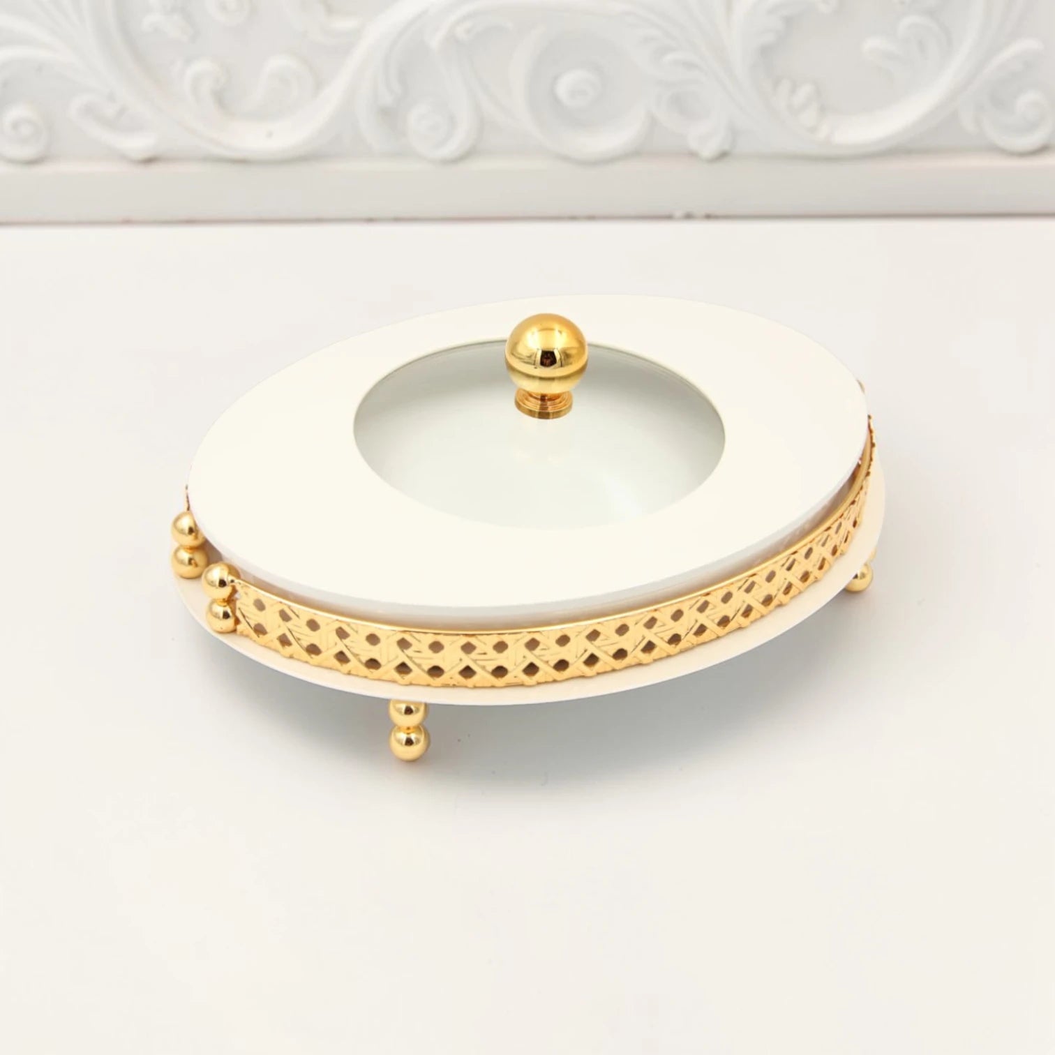 Al Habbai Oval Covered Serving Dish with Lid and Decorative Stand – Elegant Dessert, Dates & Candy Serving Tray for Majlis and Hospitality - Damoo