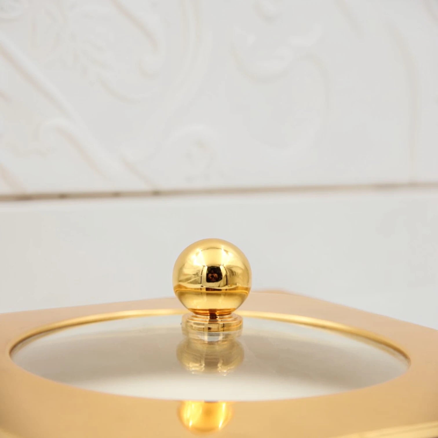 Al Habbai Square Covered Serving Dish with Lid and Decorative Stand – Dessert, Dates & Candy Serving Bowl for Majlis and Elegant Hospitality - Damoo