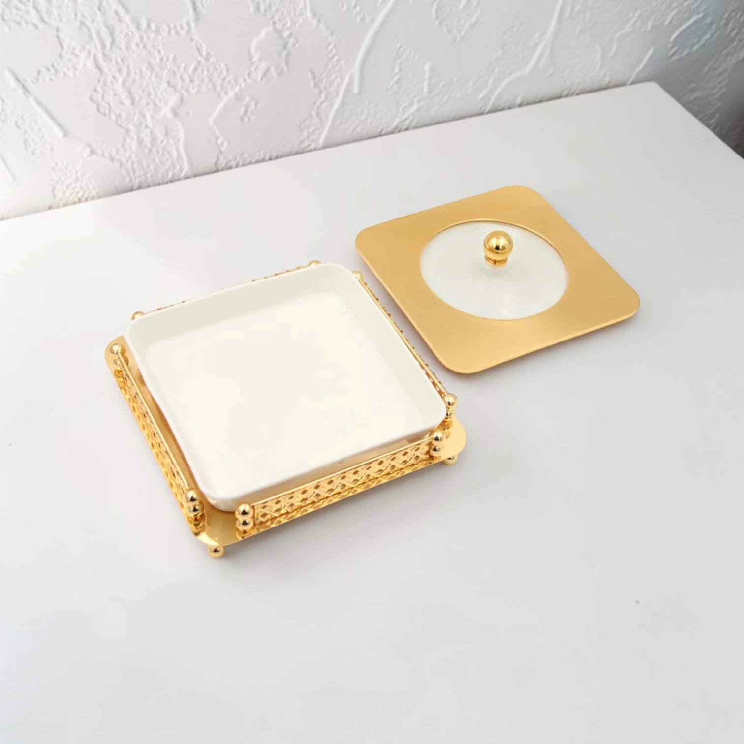 Al Habbai Square Covered Serving Dish with Lid and Decorative Stand – Dessert, Dates & Candy Serving Bowl for Majlis and Elegant Hospitality - Damoo