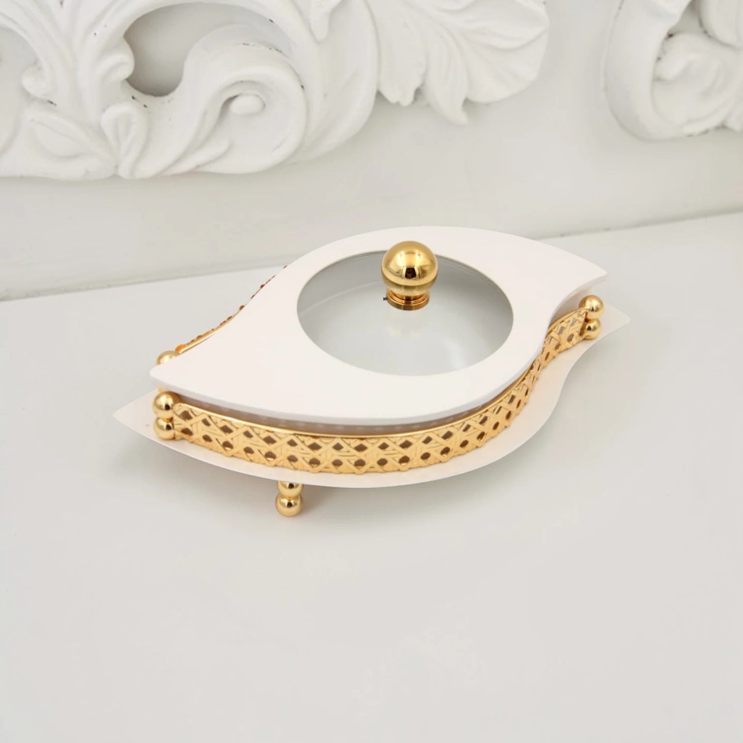Al Habbai Leaf Shape Covered Serving Dish with Decorative Stand – Elegant Dates, Dessert & Candy Serving Bowl for Majlis Hospitality - Damoo