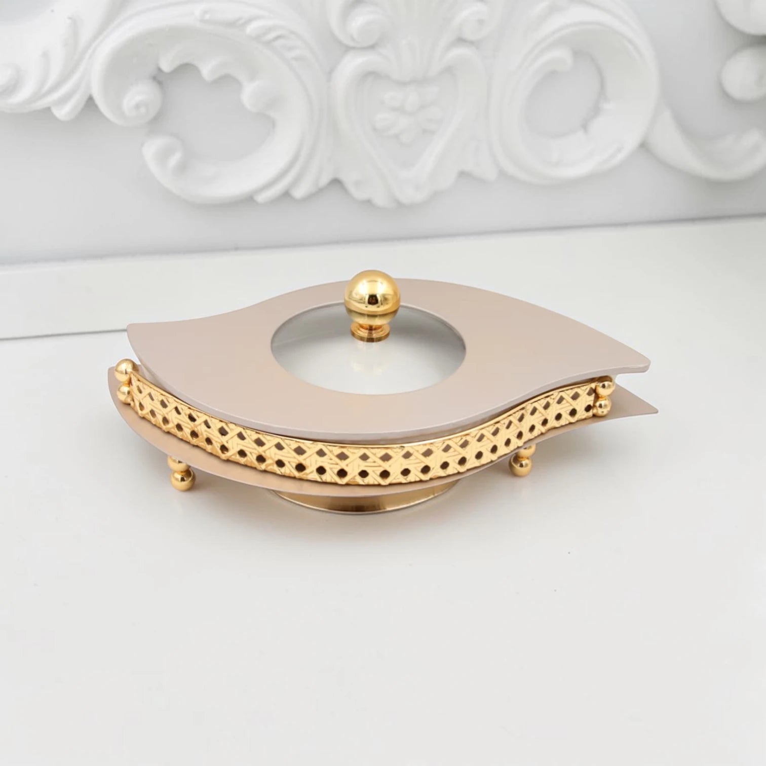Al Habbai Large Leaf Shape Covered Serving Dish with Decorative Stand – Elegant Dates, Dessert, Candy & Snack Bowl for Majlis Hospitality - Damoo