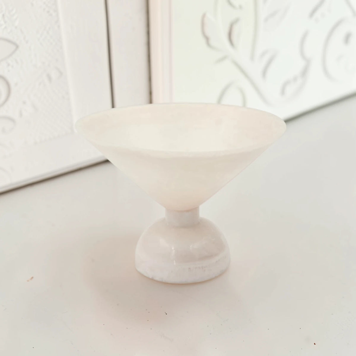 Elegant Pedestal Serving Bowl Decorative Centerpiece Dish – Modern Minimalist Bowl for Fruits, Snacks & Table Display (14H x 19L × 19W CM) - Damoo