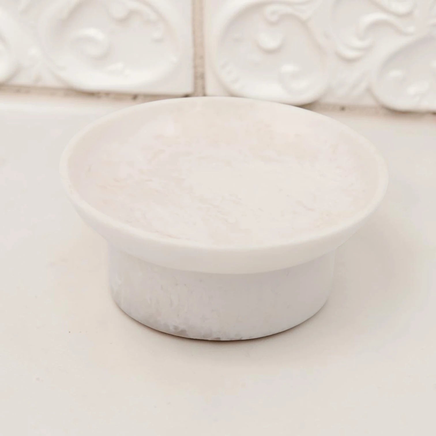Small Round Pedestal Serving Bowl – Compact Decorative Dish for Snacks, Desserts & Table Display (5.5H x 14L × 14W CM) - Damoo
