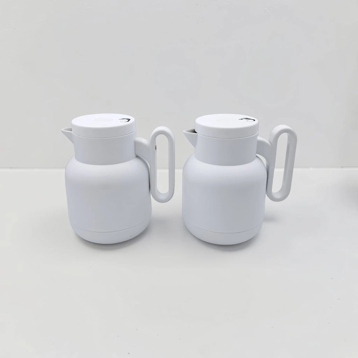 RAZ Vacuum Flask 2-Piece Set 1.0L Each – Thermal Insulated Tea & Coffee Server with Ergonomic Handle for Hot & Cold Beverages - Damoo