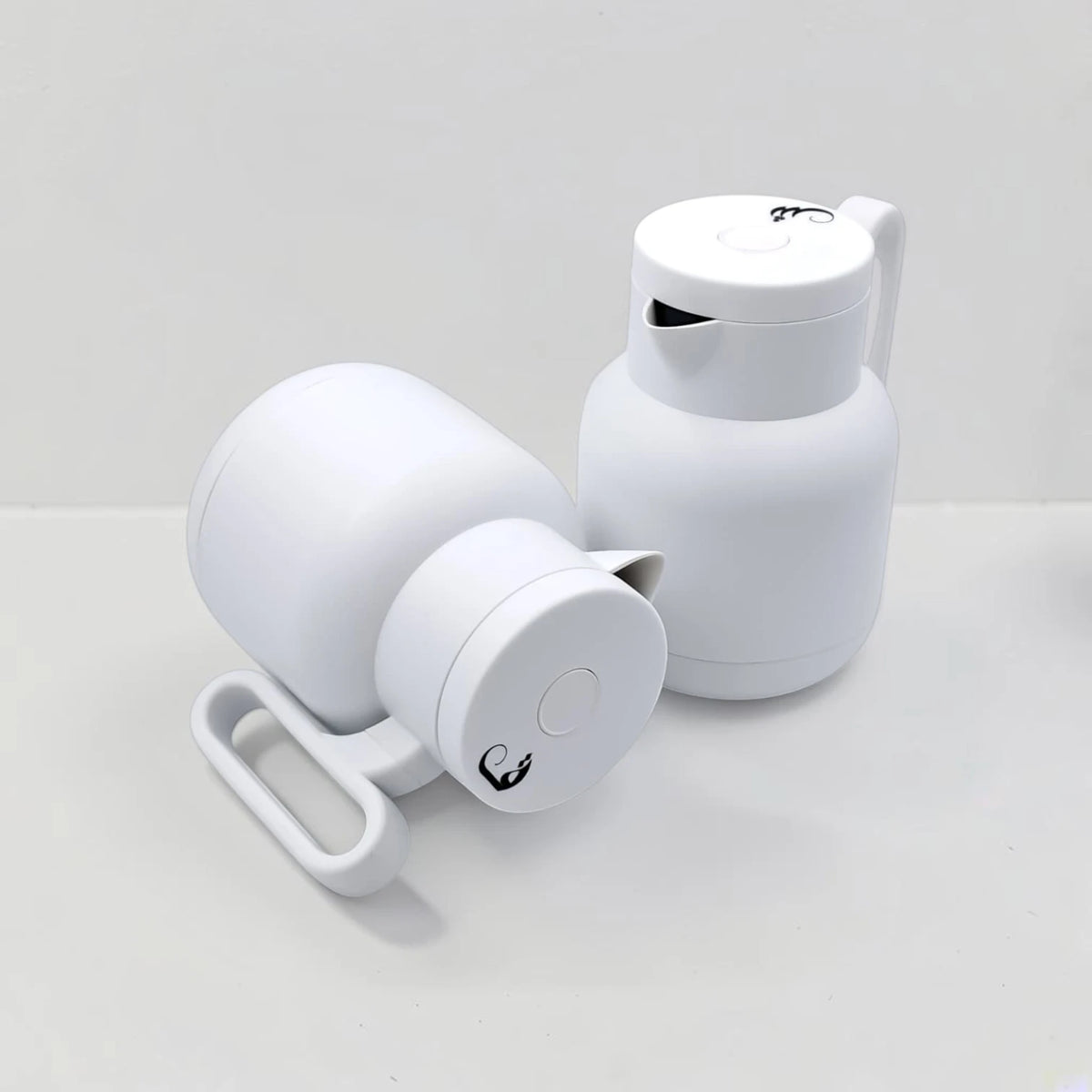 RAZ Vacuum Flask 2-Piece Set 1.0L Each – Thermal Insulated Tea & Coffee Server with Ergonomic Handle for Hot & Cold Beverages - Damoo