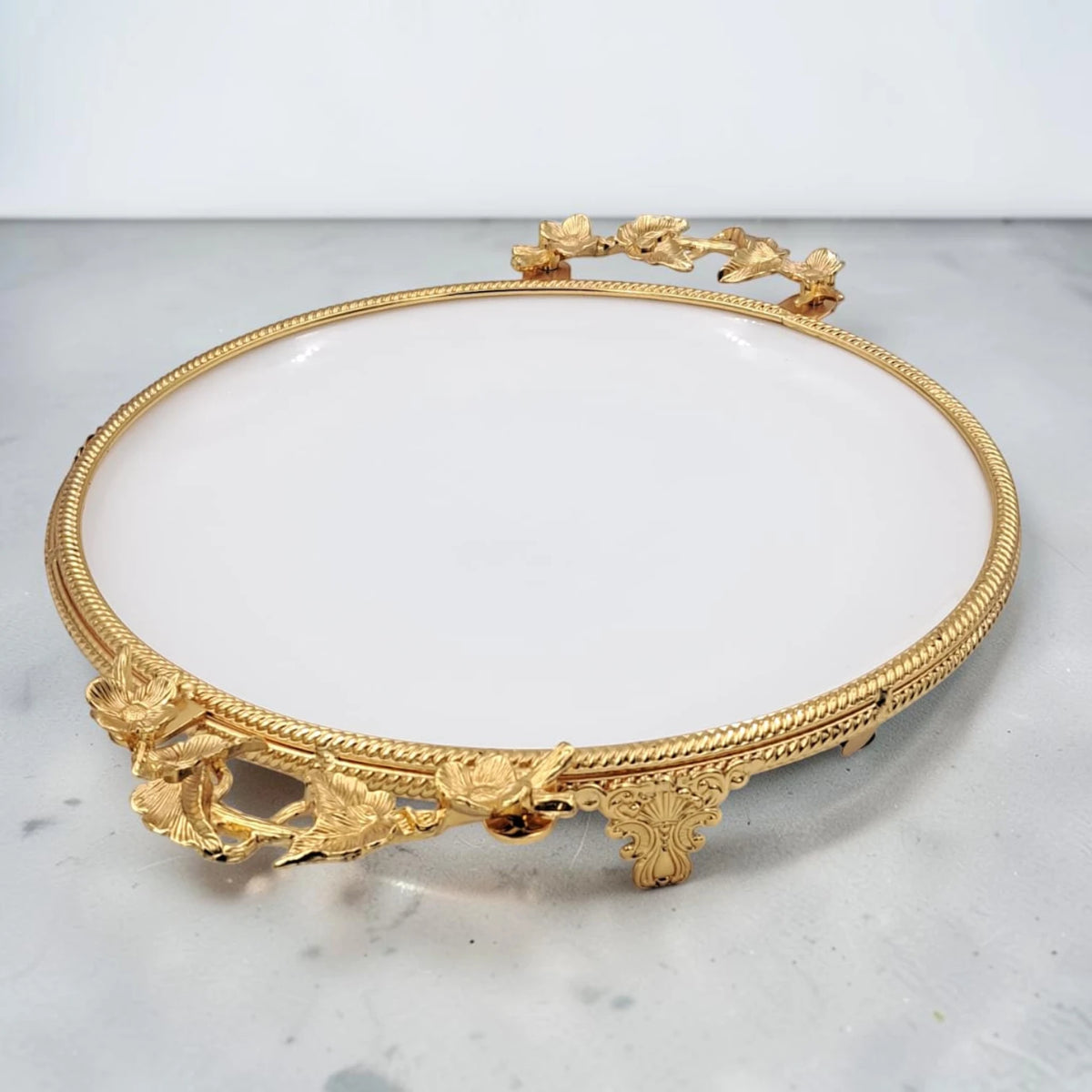 Luxury Round Decorative Serving Tray with Floral Handles and Raised Feet, Elegant Dessert Snack Display Tray for Coffee Table Décor (H(4.5cm) x W(27cm) x L(35cm)) - Damoo