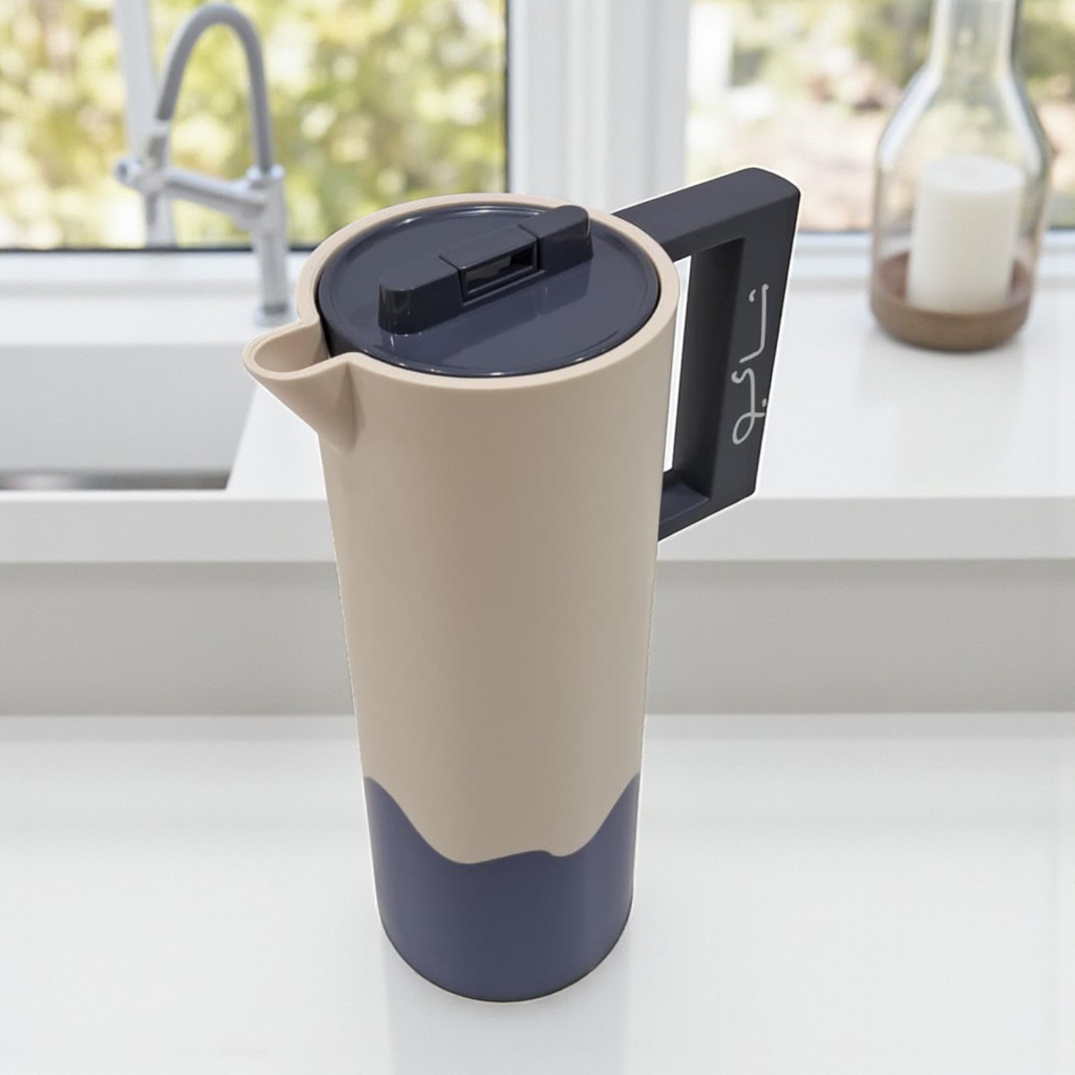 Crystal House 1.0 Liter Premium Insulated Vacuum Flask – Double Wall Thermal Coffee & Tea Thermos with Secure Flip Lid, Arabic Handle & Elegant Two-Tone Design – Ideal for Home, Office, Travel & Gifting - Damoo