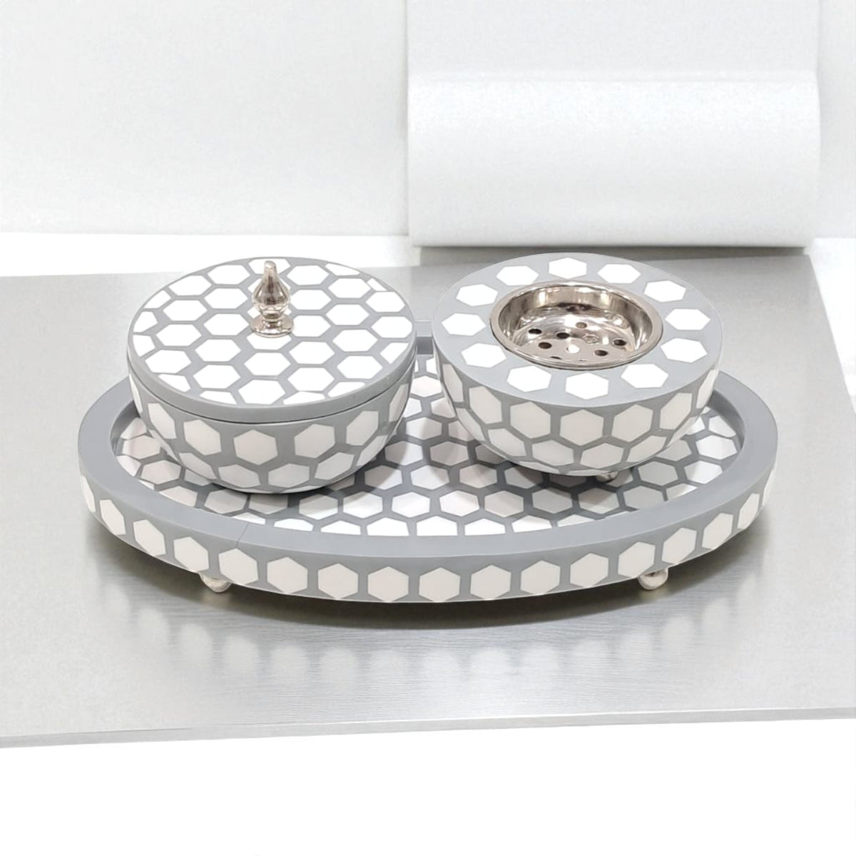 Luxury Hexagonal Mosaic Bukhoor & Mabkhara Set with Lid and Tray – Elegant Polyresin Home Fragrance Holder for Incense and Bakhoor Display - Damoo