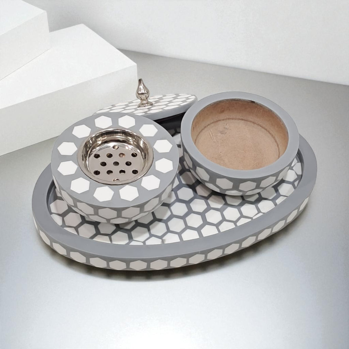 Luxury Hexagonal Mosaic Bukhoor & Mabkhara Set with Lid and Tray – Elegant Polyresin Home Fragrance Holder for Incense and Bakhoor Display - Damoo