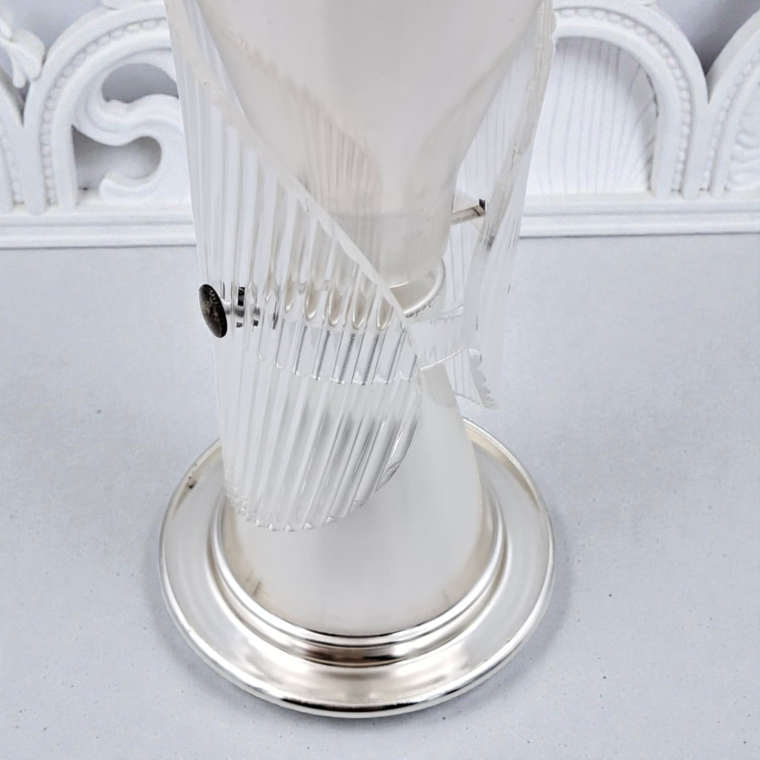 Luxury Metal & Clear Ribbed Glass Bakhoor Incense Burner with Ventilated Cap – Elegant Arabic Oud & Incense Holder for Majlis, Ramadan & Home Décor (20H x 11.5L × 11.5W CM) - Damoo