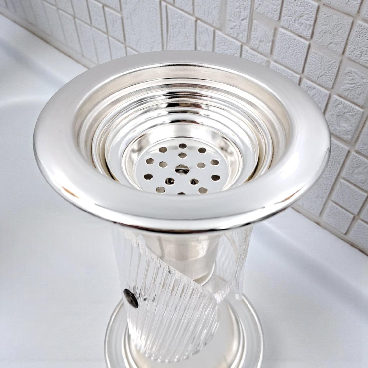 Luxury Metal & Clear Ribbed Glass Bakhoor Incense Burner with Ventilated Cap – Elegant Arabic Oud & Incense Holder for Majlis, Ramadan & Home Décor (20H x 11.5L × 11.5W CM) - Damoo