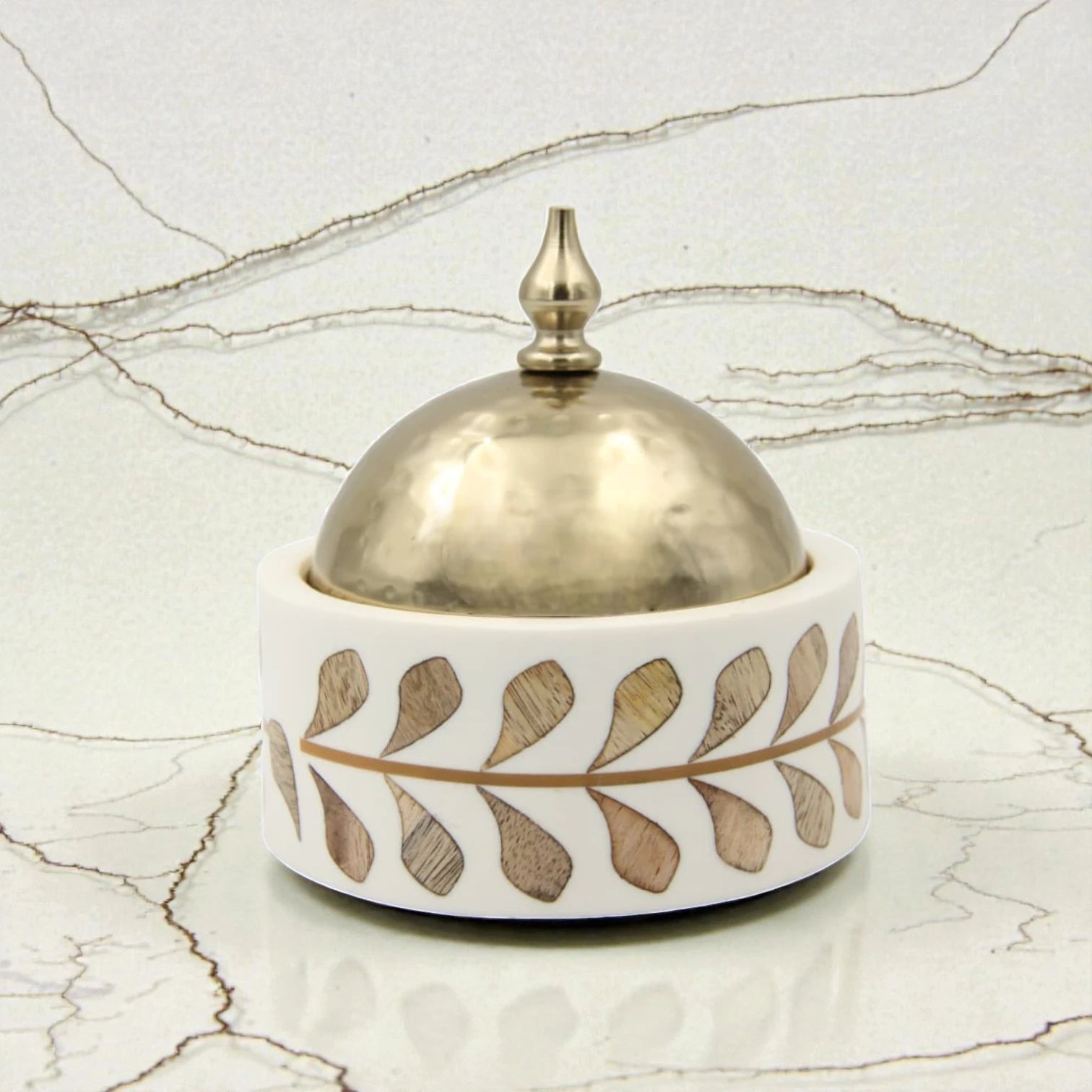 Decorative Bakhoor Burner with Lid & Metal Bowl – Oud Incense Burner for Home & Majlis Decor (14H x 12.5L x 12.5W CM) - Damoo