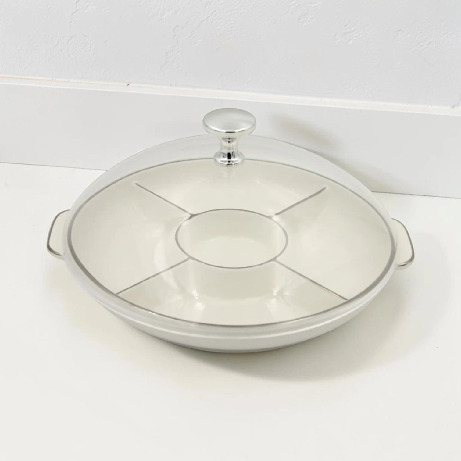 Round Sectioned Serving Tray with Lid & Handles – Multi-Compartment Snack & Appetizer Serving Plate with Covered Top (16H x 30L × 26W CM) - Damoo