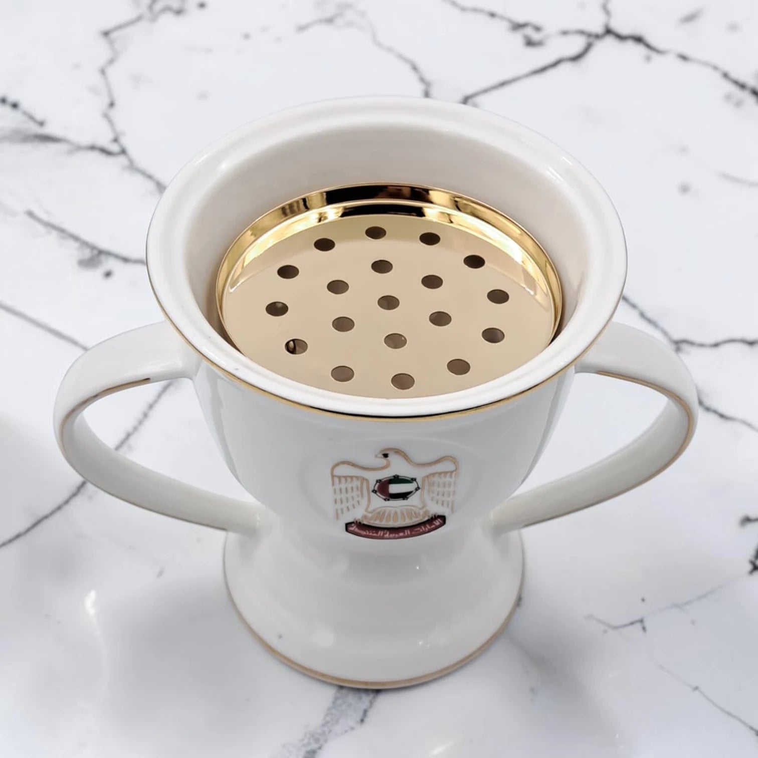 UAE Incense Burner Cup with Double Handles & Removable Metal Tray – Bakhoor Oud Burner with Emirati Logo (H(11.5cm) x W(10cm) x L(15cm) x Base(8cm)) - Damoo