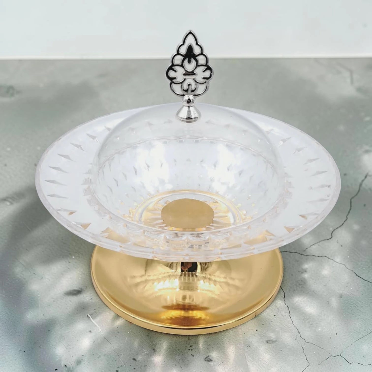 Fursan Elegant Acrylic Serving Bowl with Lid and Gold Base, Decorative Candy & Dessert Dish with Cover, Premium Table Centerpiece (18H x 19.5L × 19.5W CM) - Damoo