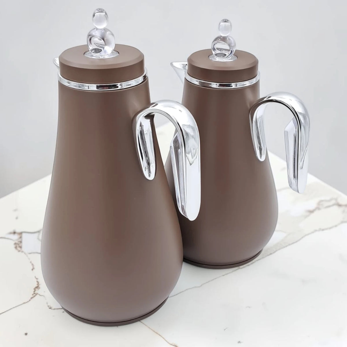 Premium Vacuum Flask Set 2 Pcs 1.0L + 0.7L Glass Liner Thermal Coffee & Tea Server Set with Elegant Handle, Insulated Hot & Cold Beverage Carafes for Home Hospitality and Gatherings
