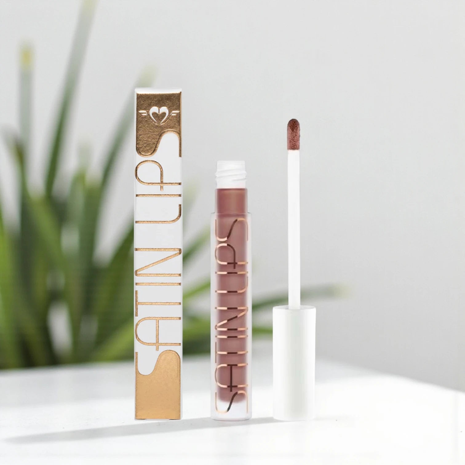 Forever52 Satin Lips Liquid Lip Gloss – Brown Shade YSL009, Smudge-Proof High-Pigment Gloss, Hydrating Formula with Intense Shine, Long-Lasting Wear - Damoo