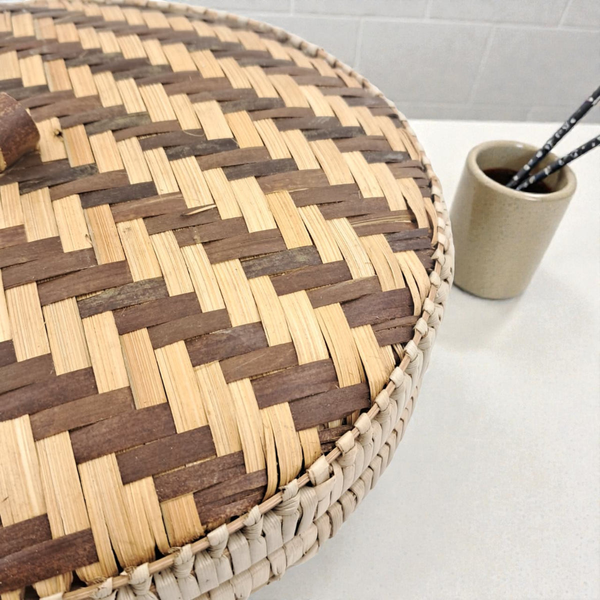 Handwoven Round Bamboo Basket with Lid – Natural Decorative Storage & Serving Bowl (15H x 22L × 22W CM) - Damoo
