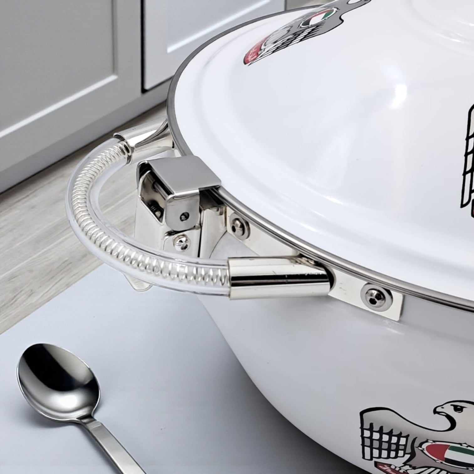 Ansa UAE National Emblem Hotpot 6 Liter – Premium Stainless Steel Double-Wall Insulated Casserole with Locking Lid & Handles – Elegant Food Warmer for Home & Events - Damoo