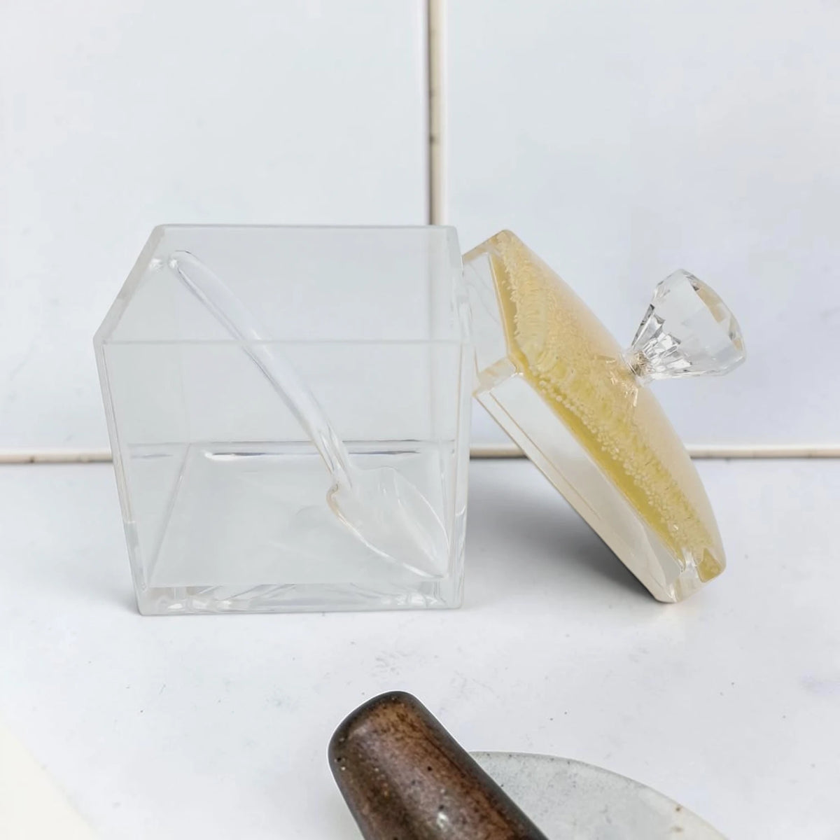 Acrylic Sugar Jar with Lid and Spoon, Clear Storage Container for Candy Condiments Spices, Decorative Kitchen Organizer, Available in 2 Designs - Damoo