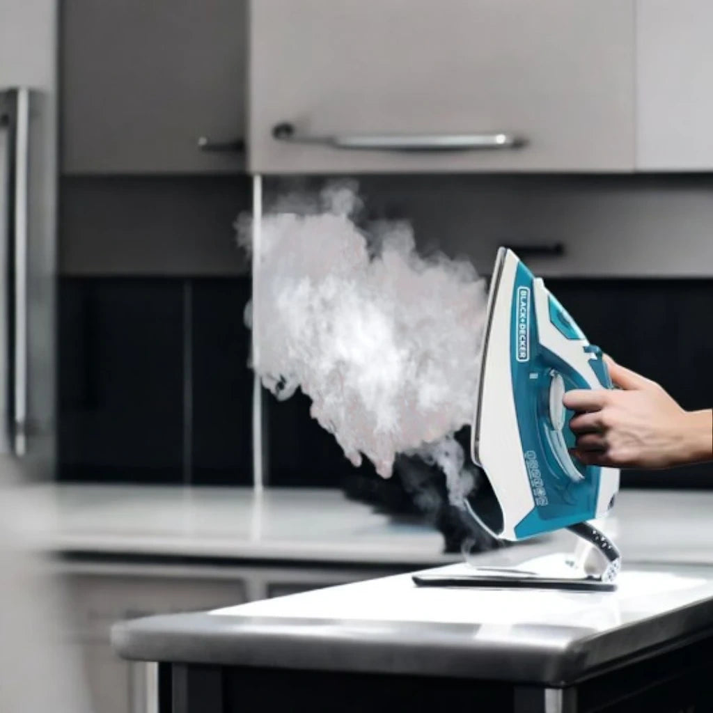 Black & Decker Steam Iron – 1600W Nonstick Soleplate, Adjustable Steam & Temperature Control, Vertical Steam, Overheat Protection – White/Green - X1575-B5 - Damoo