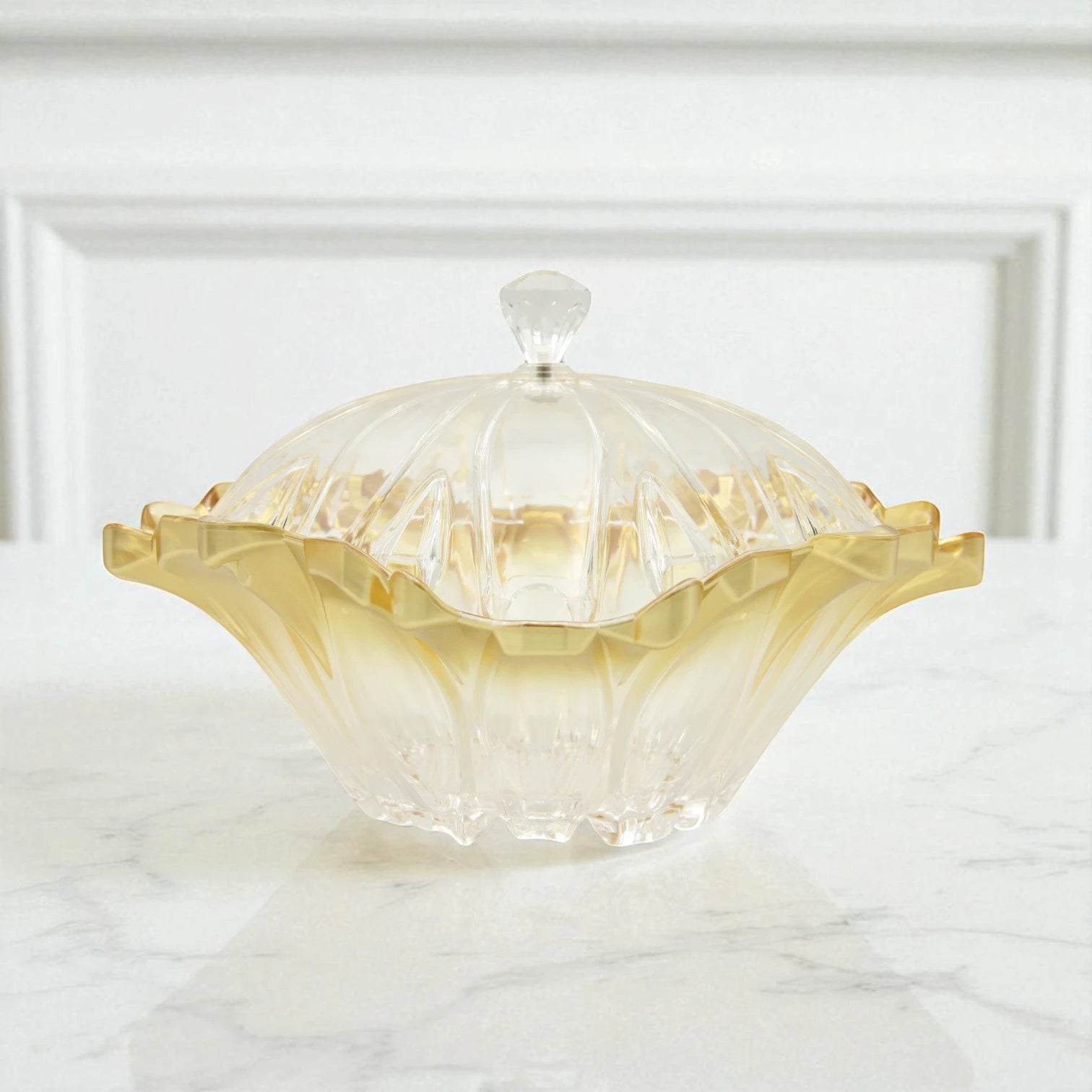 Clear Acrylic Salad & Appetizer Serving Bowl with Lid, Gold-Edged Base & 2 Matching Clear Spoons – Elegant Serving Dish with Handle-Top Cover - Damoo