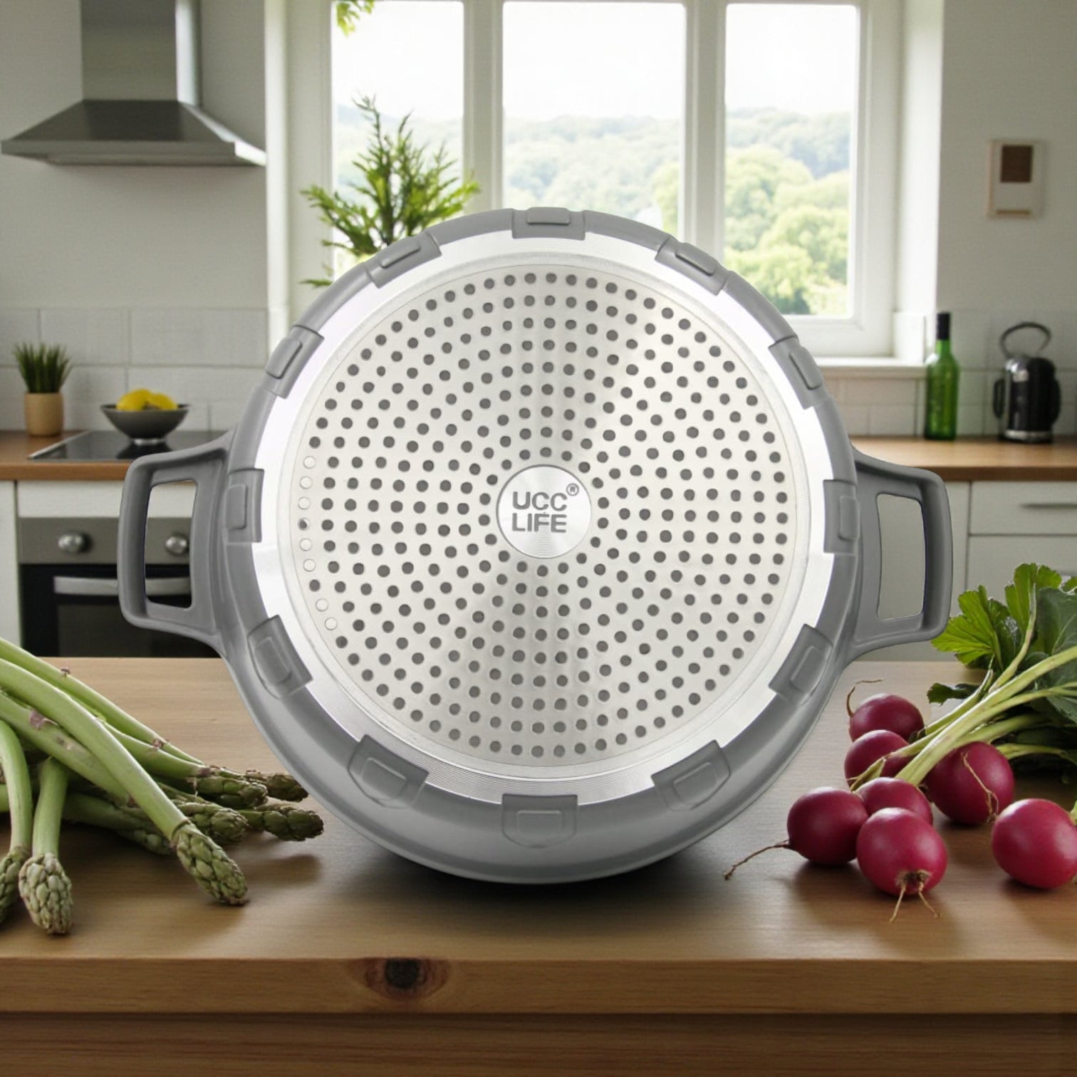 مجموعة أواني طهي جرانيت غير لاصقة من يو سي سي لايف، مكونة من ١٠ قطع - أواني طهي من الألومنيوم المطروق بأغطية زجاجية (٢٠ سم، ٢٤ سم، ٢٨ سم، ٣٢ سم، ومقلاة عميقة ٢٨ سم)