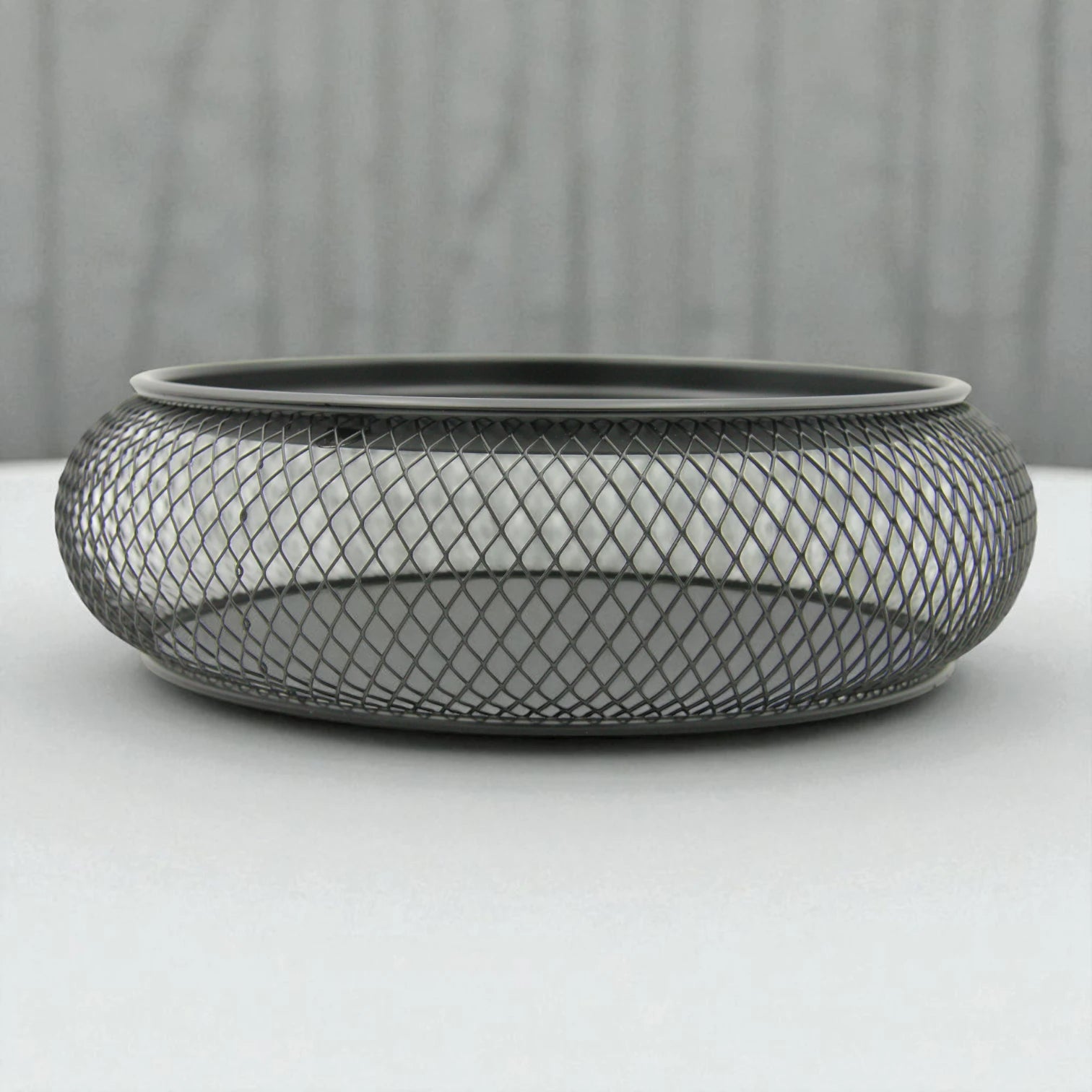 Damoo Durable Snack Tray with Protective Metal Mesh Cover – Shatter-Resistant Base & Insect-Proof Dome for Fruit, Pastry & Dessert Serving - Damoo